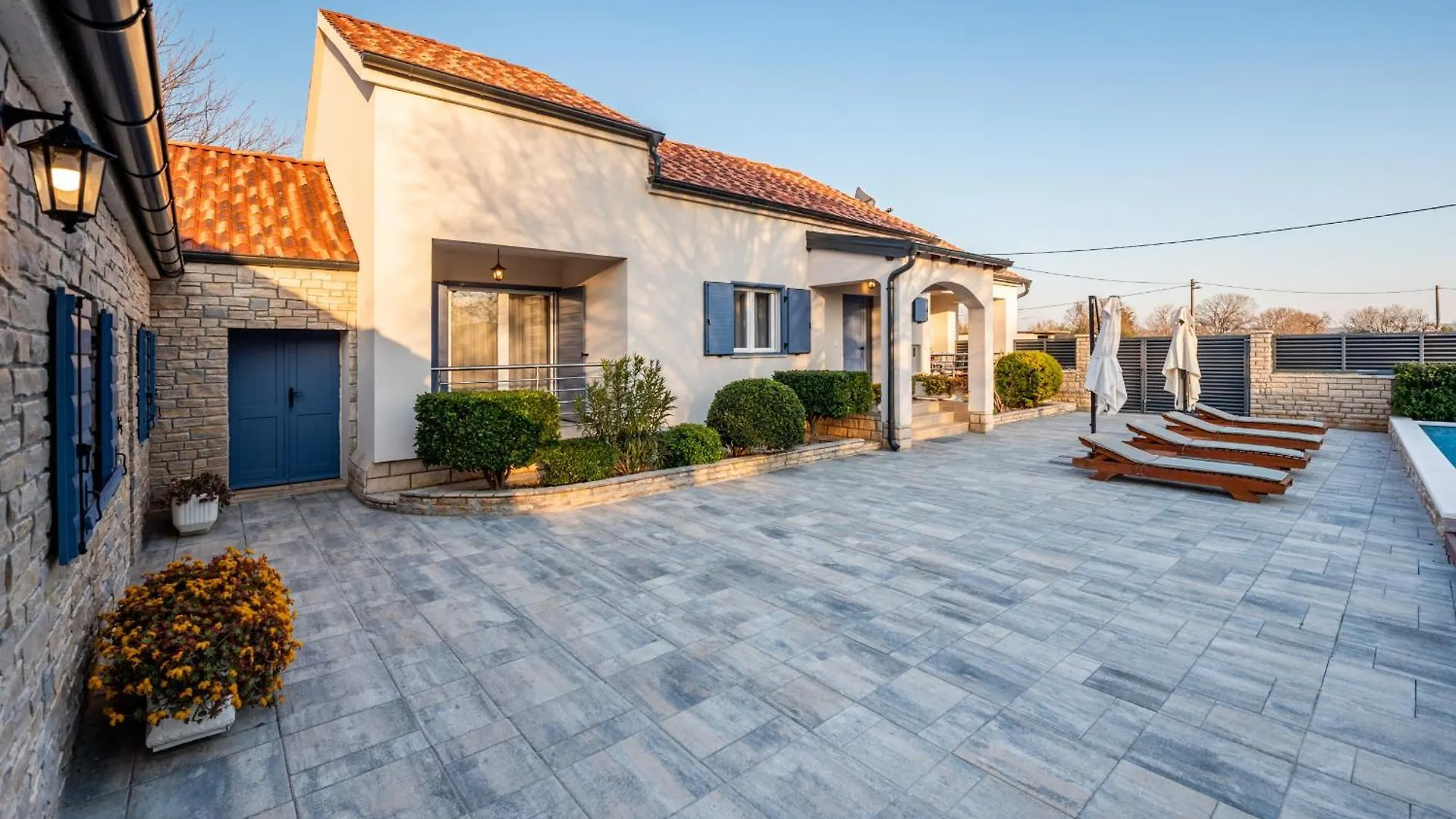Villa Niko With Heated Pool Pridraga