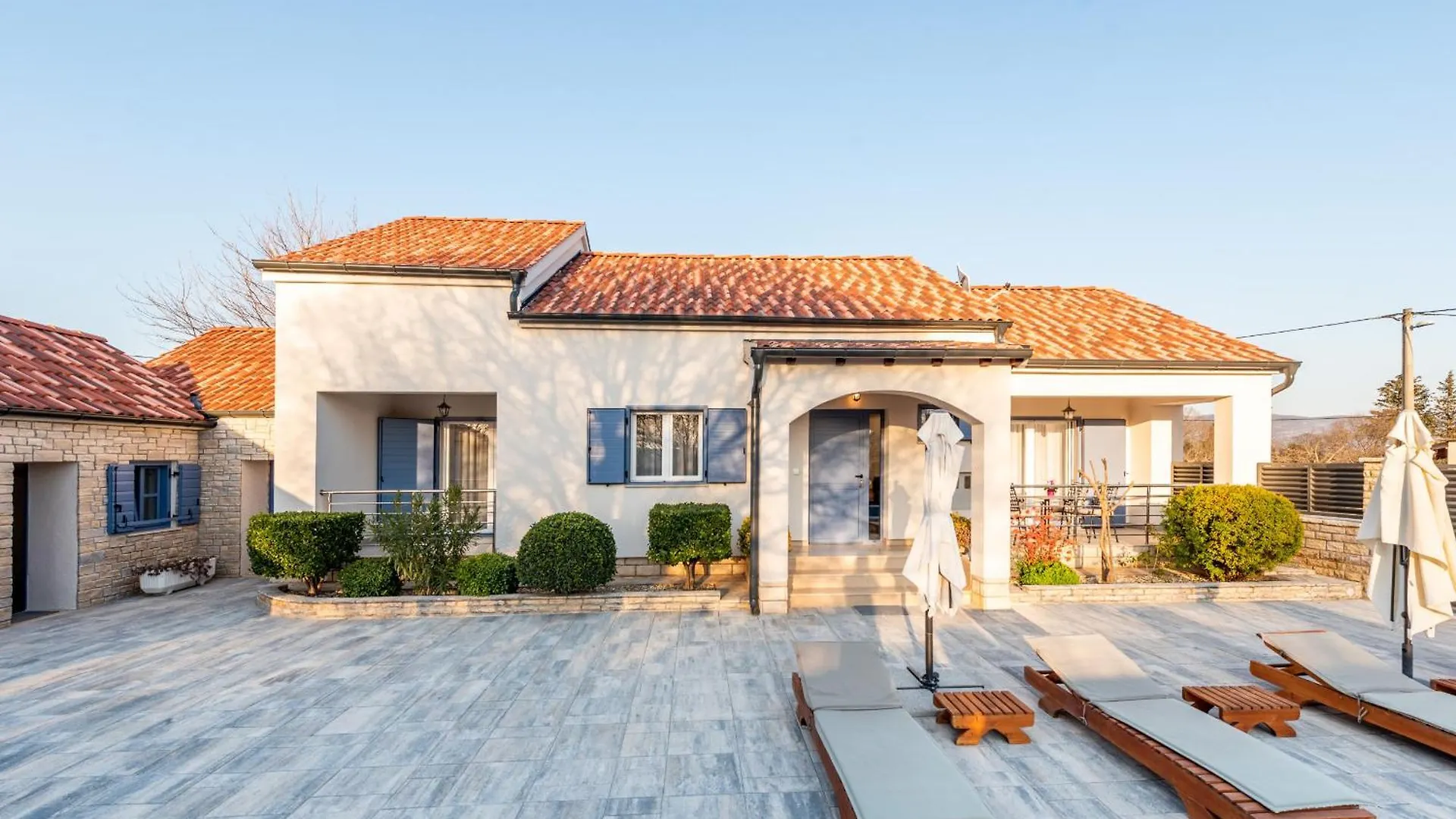 Villa Niko With Heated Pool Pridraga